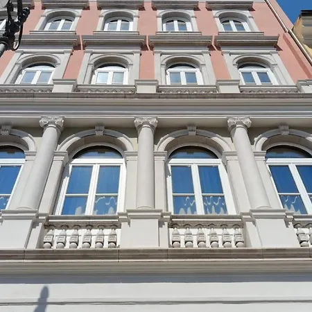 Homey I Pep'S By The Sea Affittacamere Trieste